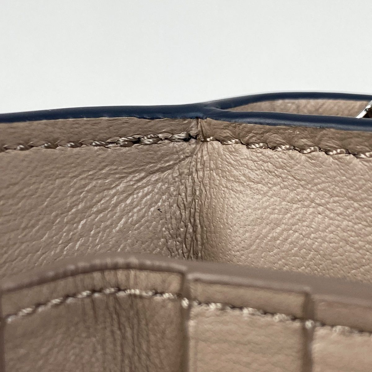 ロエベ LOEWE うさぎ コンパクト ジップウォレット 二つ折り