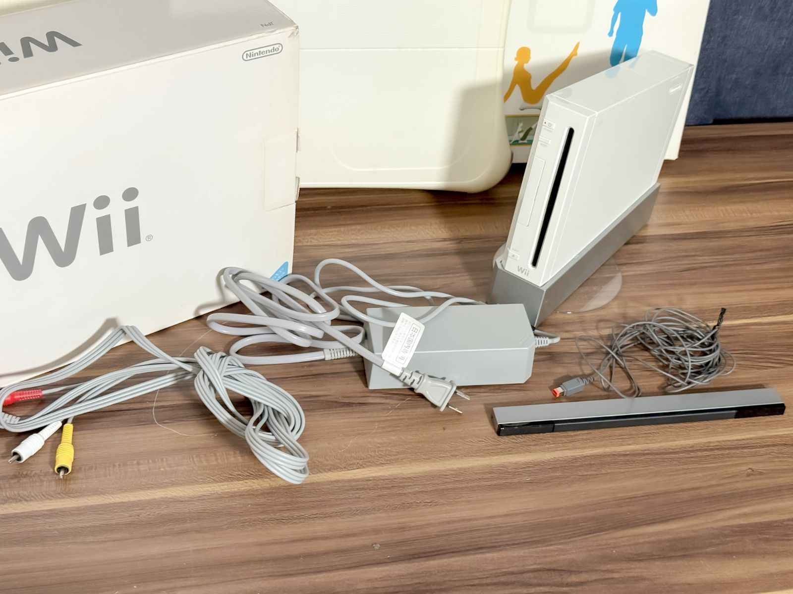 Wiiセット Wii 本体 セット ＋ リモコン￼ 2個 ＋ ヌンチャク 2個 ＋
