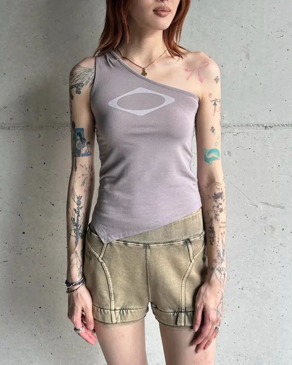 ★関税/送料込★MISCHIEF★RHOMBUS ONE SHOULDER SLEEVELESS MISCHIEF(ミスチーフ) 片方オフショルダー トップス Rhombus One