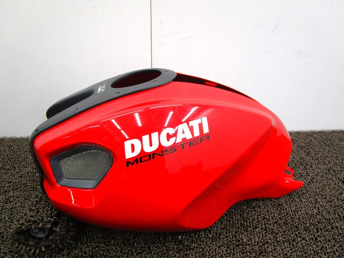 ドカティ M1100S ガソリンタンクカバー A6467 ZDMM505AAAB ドゥカティ ZDM1078AC DUCATI モンスター 動画有 FI インジェクション