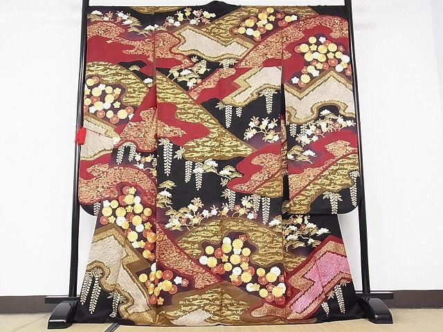 平和屋-こころ店■豪華振袖　駒刺繍　遠山重ね草花文　金彩　着丈154cm　裄丈62cm　正絹　逸品　B-oa5531