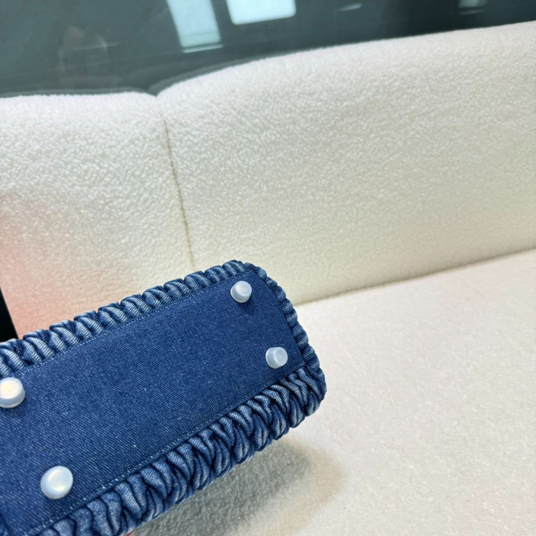 今日 MIUMIU