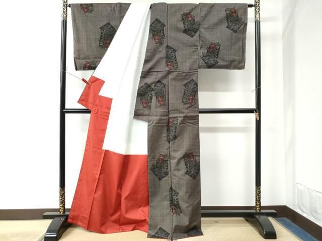 平和屋着物○本場大島紬 7マルキ 泥染め 色紙重ね草花文 中村絹