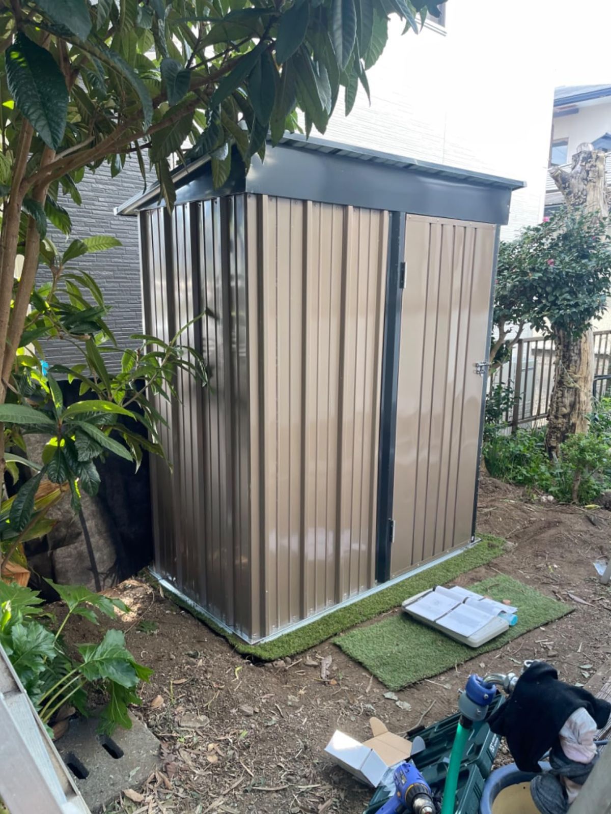 人気販売中 赤字 可動棚なし 物置 屋外 大型 倉庫 大型物置 戸外収納庫 物置 防水|耐侯|鍵付き 収納 ガーデン|庭|田畑|農場 頑丈 大容量 スチール 収納 2COLOR選べる GRAYｘBROWN