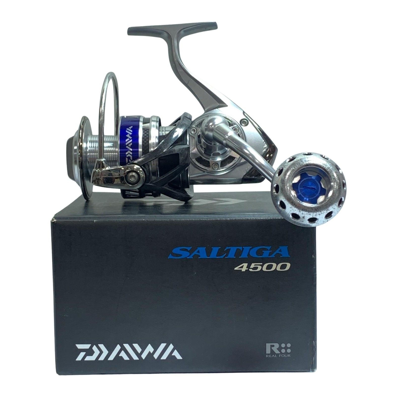 美品•箱あり】DAIWA ソルティガ15 4500 スピニングリール ケース付