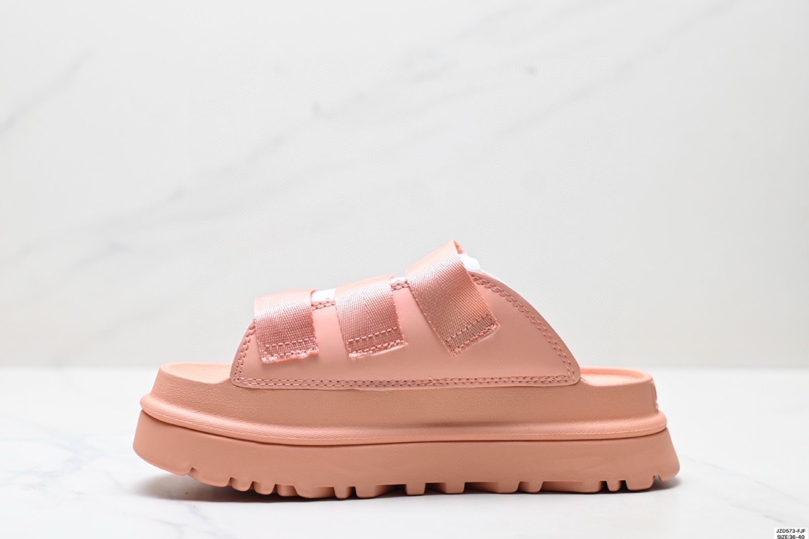 UGG マジックテープ サンダル レディース 新品未使用元箱付き23cmブラウン 今日特価】UGG 2025 夏の新商品 レディースゴールデンシリーズ