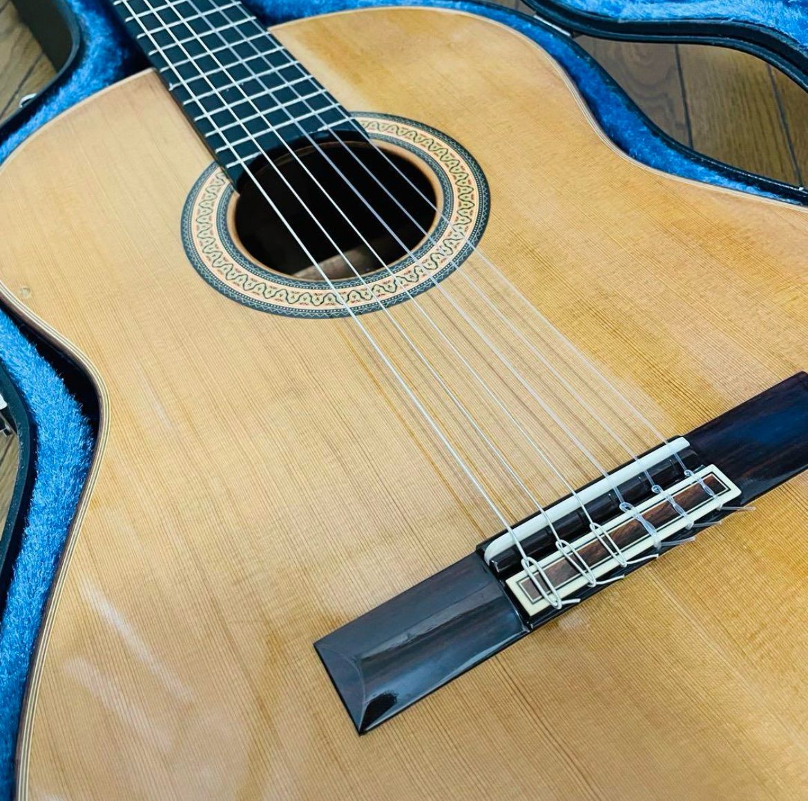 M100 クラシックギター