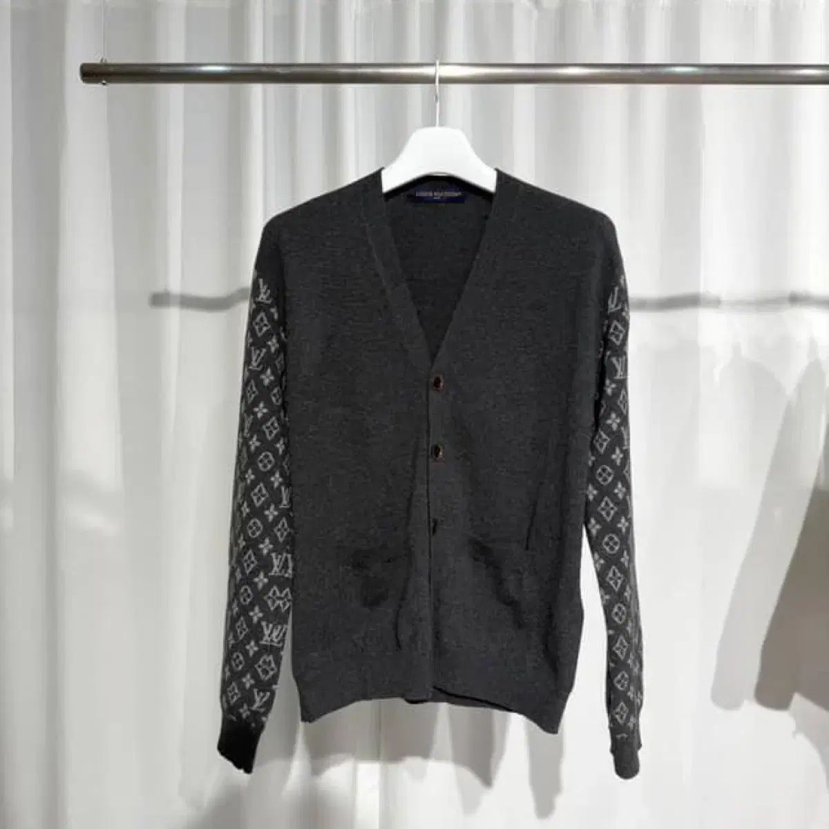Louis Vuitton ルイヴィトン ハーフ アンド ハーフ カーディガン グレー