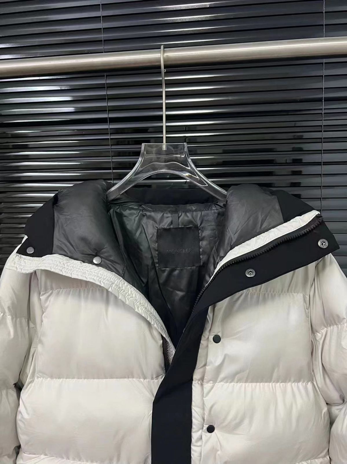 MONCLER モンクレール ダウンジャケット｜本日限定特価｜新品未