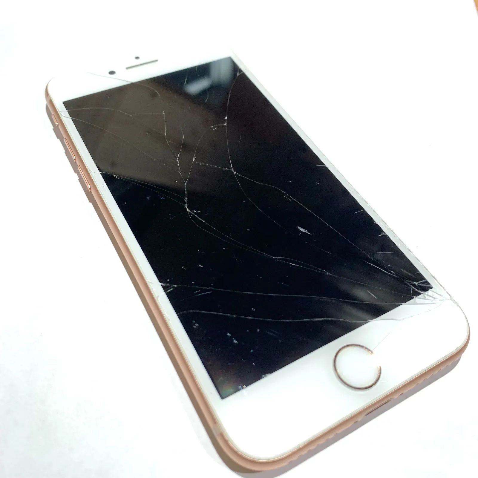 ▽【ジャンク商品】SIMロック解除(docomo) iPhone8 64GB