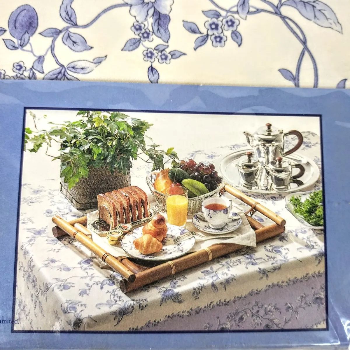 ☆ウェッジウッド　テーブルクロス　ブループラム　未使用品 B ウェッジ ウッド WEDG WOOD テーブルクロス 柄名/ブルー
