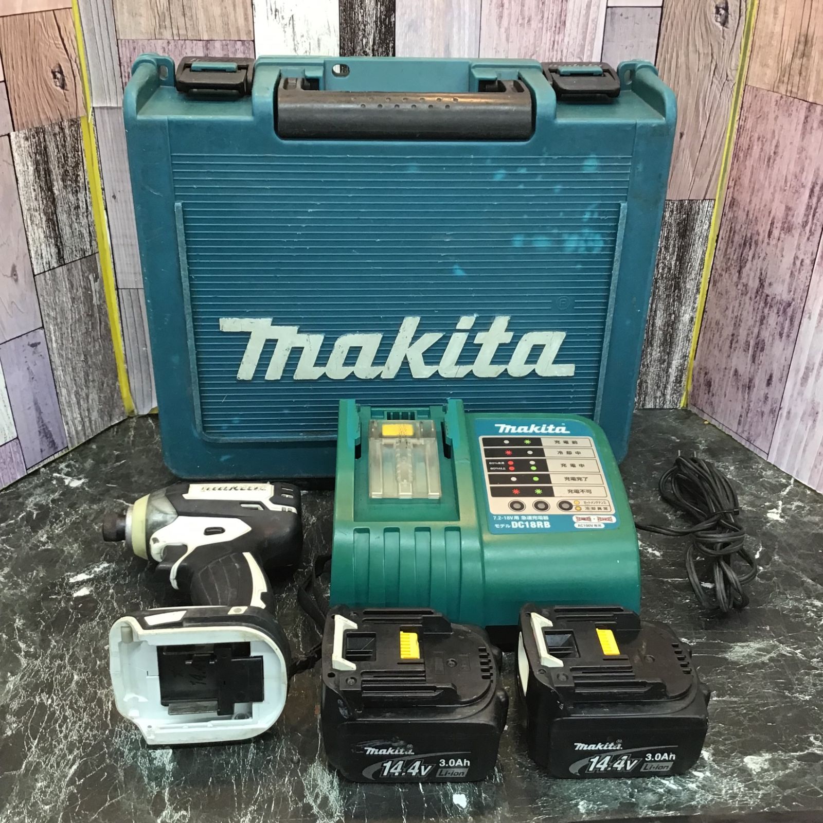 寄木細工の装飾ボックス 螺鈿(ラデン) 大変重厚 宝石箱 金庫 箱 小物