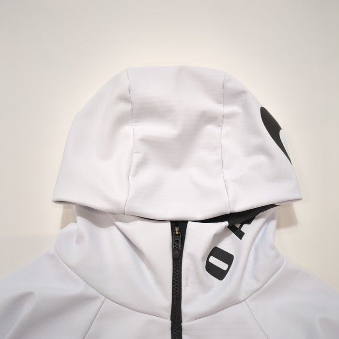極美品】アンダーアーマー ナイロンジャケット ジップアップ フード M