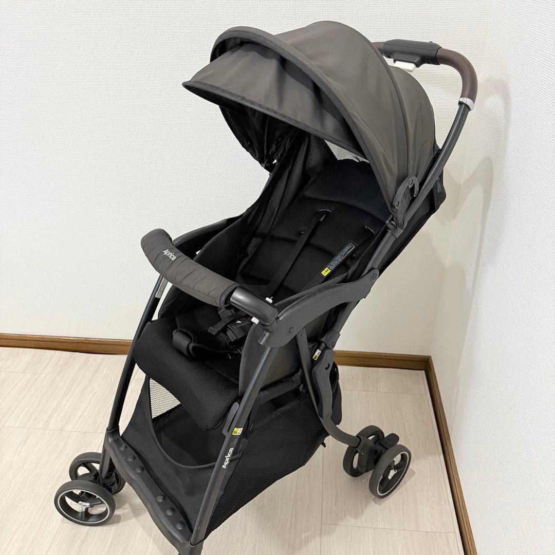 アップリカ マジカルエアーフリー 4輪フリー B型ベビーカー
