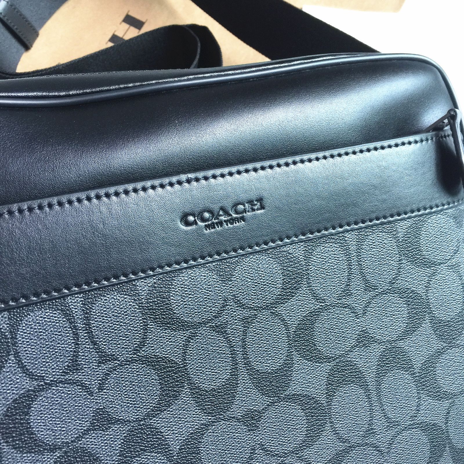 【セール中】COACH コーチバッグ F28456 チャコール×ブラック フライトバッグ ボディーバッグ ショルダーバッグ 斜めがけバッグ  アウトレット品 新品未使用