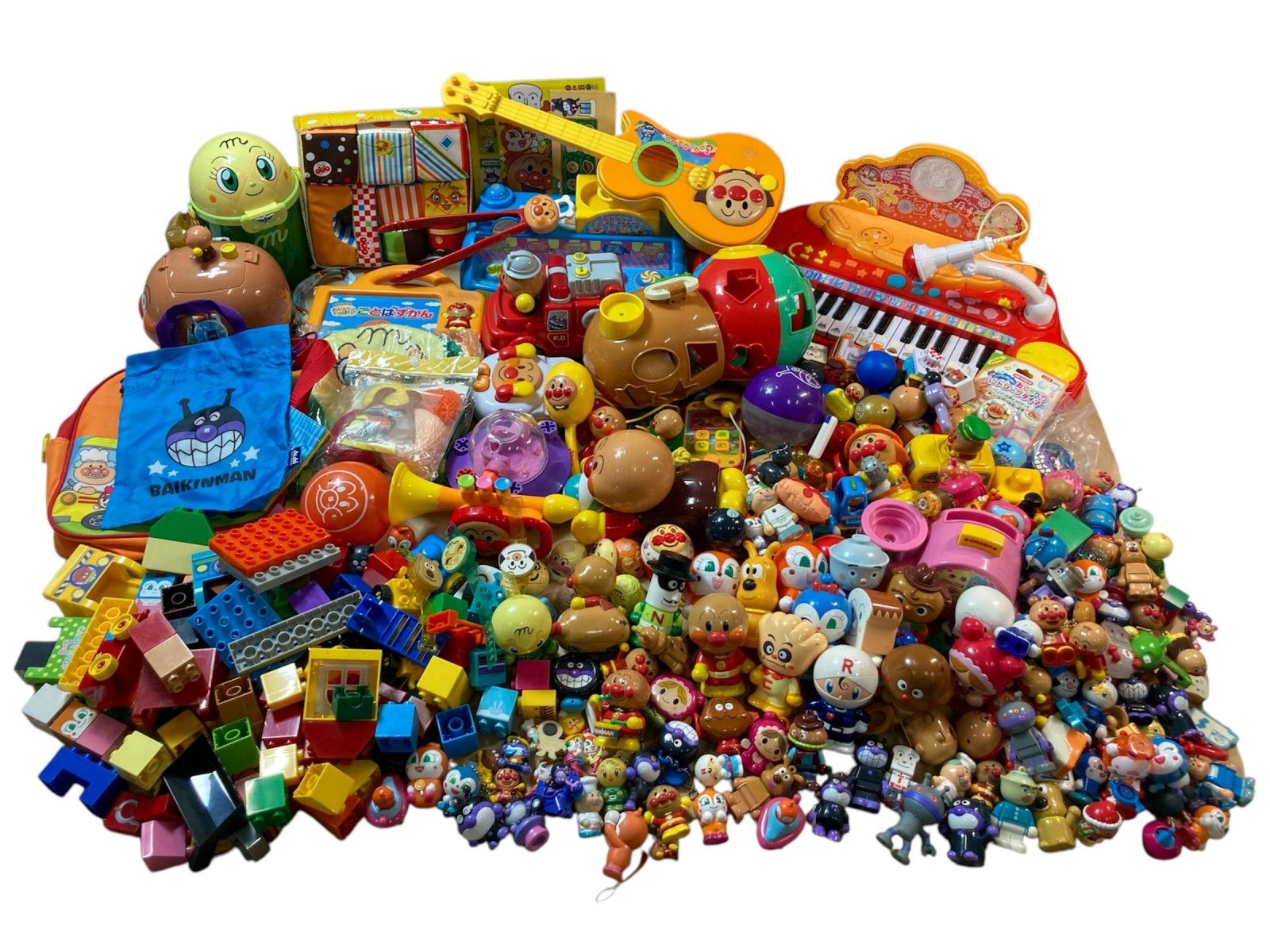 妖怪メダル パック ガシャポン ラムネ ばんそうこうなど 1000枚以上