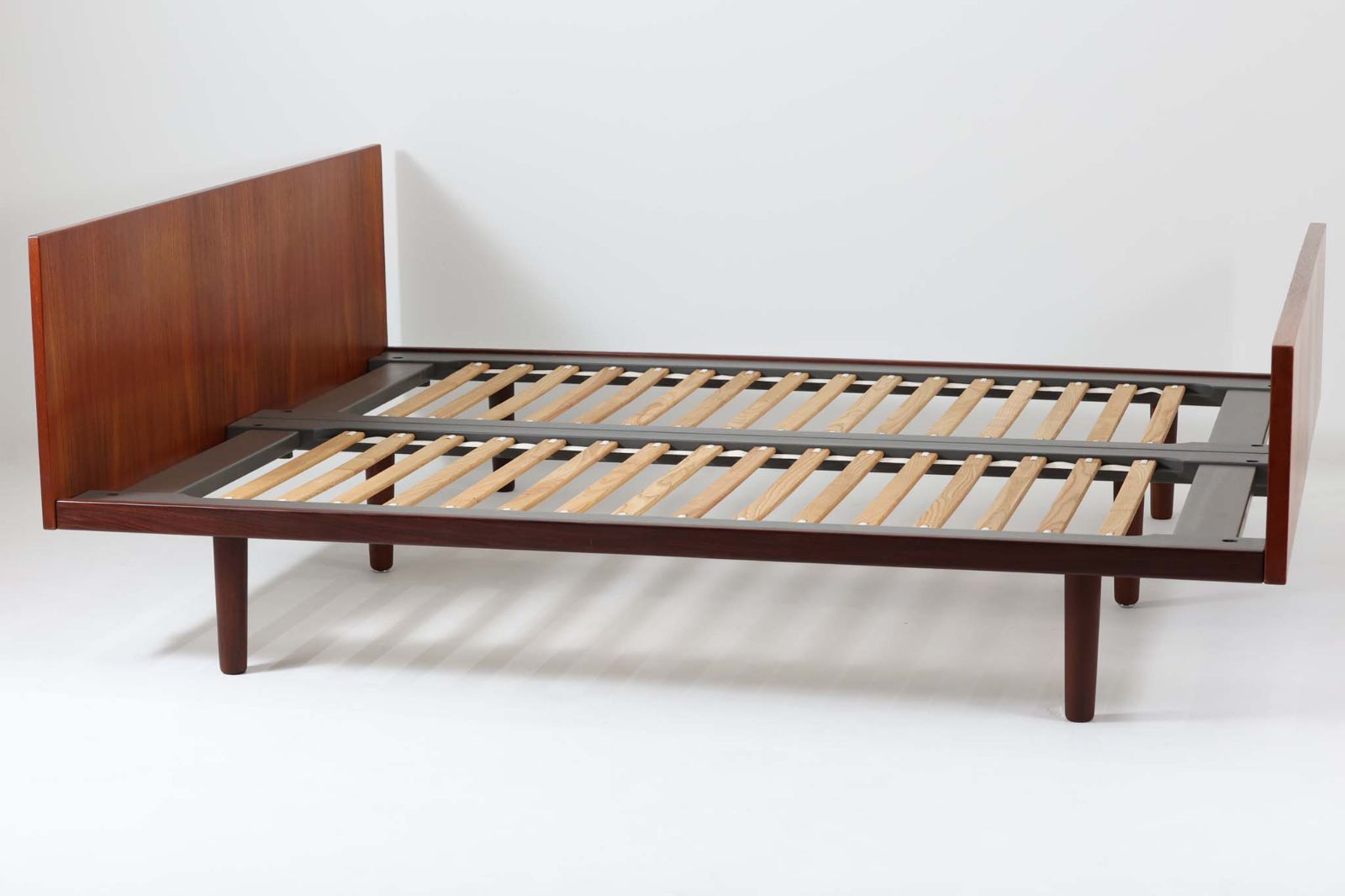 Hans J.Wegner（ハンス・J・ウェグナー）　ベッドフレーム　チーク材　GETAMA/ゲタマ/DK16502