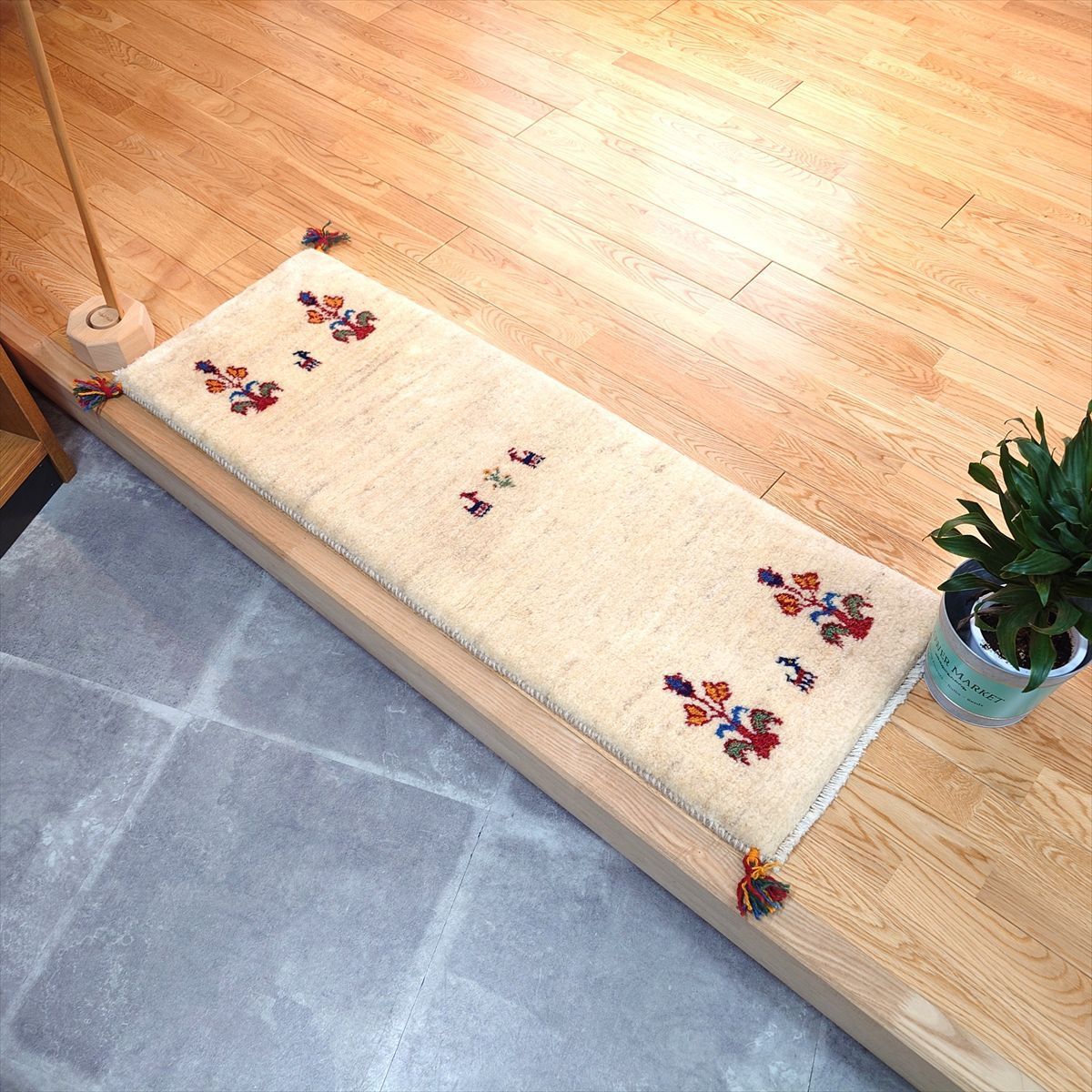 ペルシャ ギャッベ ミニランナー ラグ 122x44cm 花 生命の木