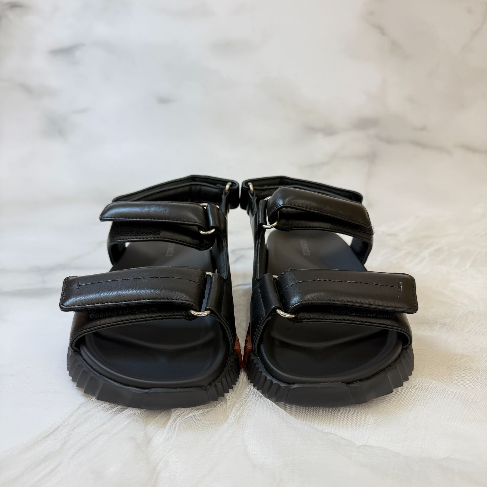 エルメス ジュニア 35 ブラック ブラウン レザー サンダル Hロゴ