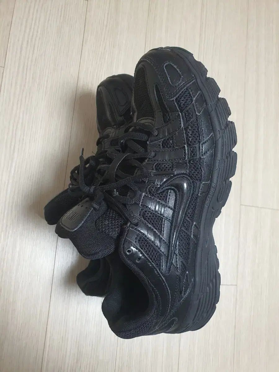 NIKE ナイキ P6000 オールブラック 275