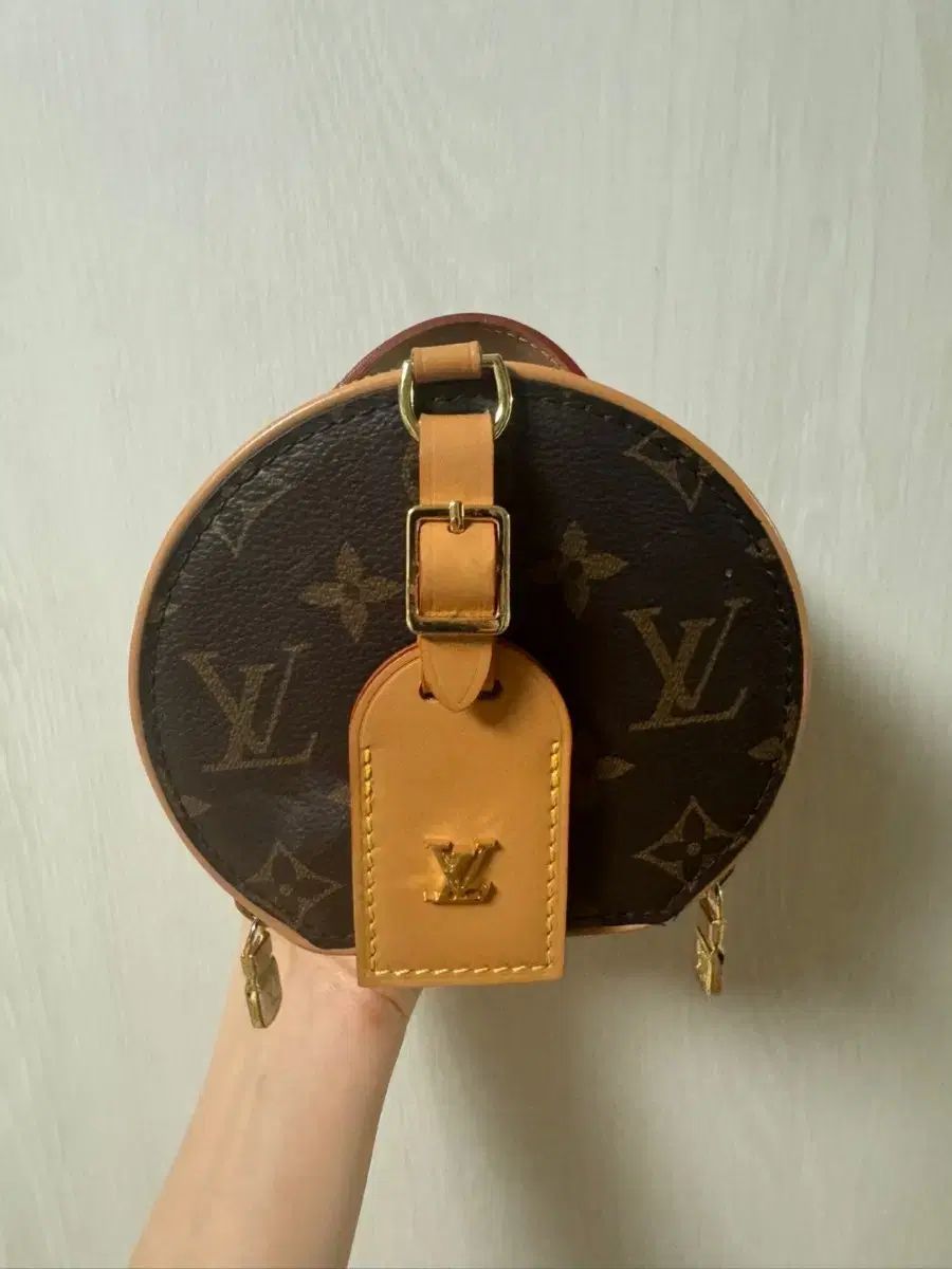Louis Vuitton ルイヴィトン サークルバッグ ミニ