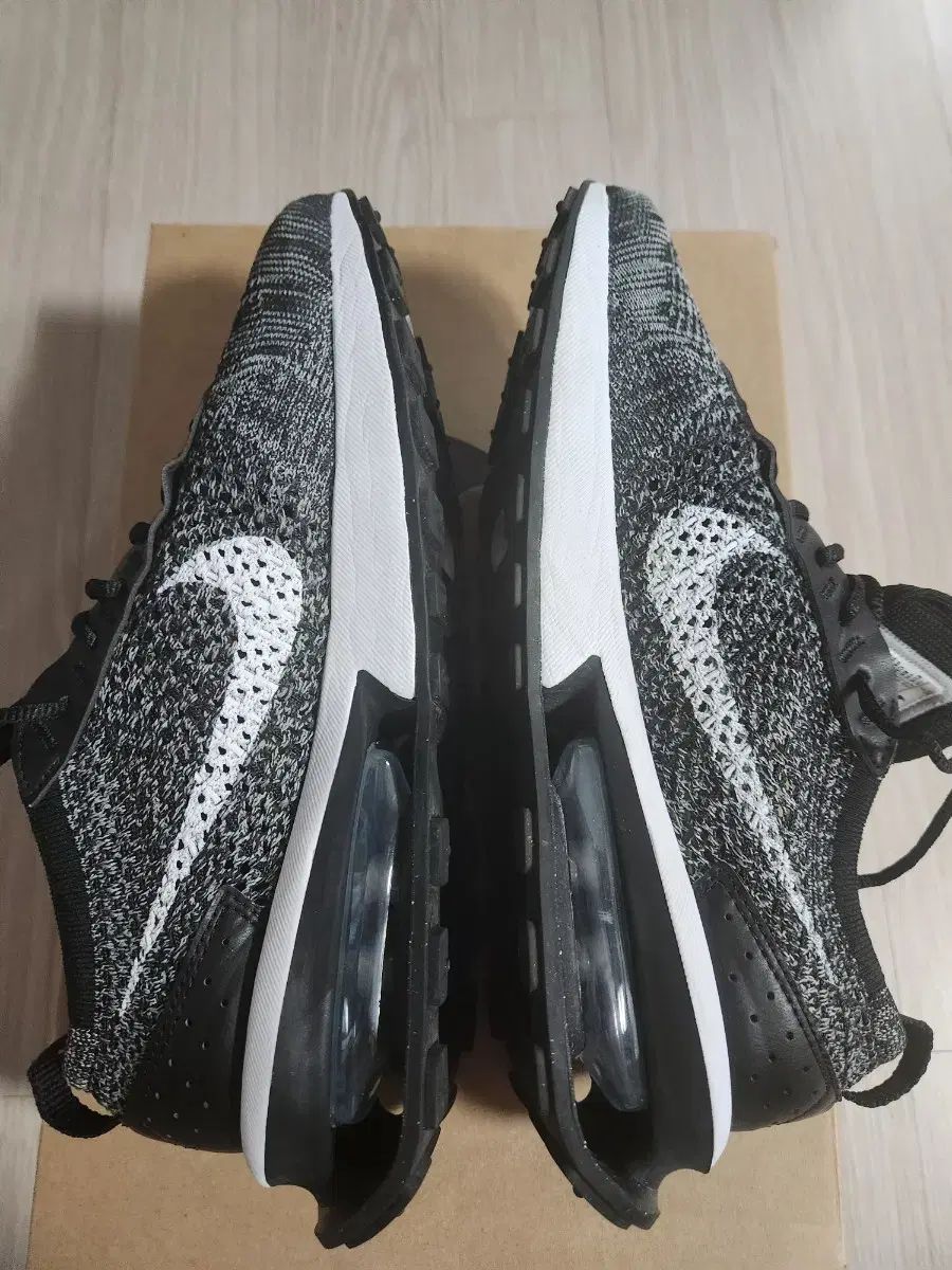 NIKE ナイキ