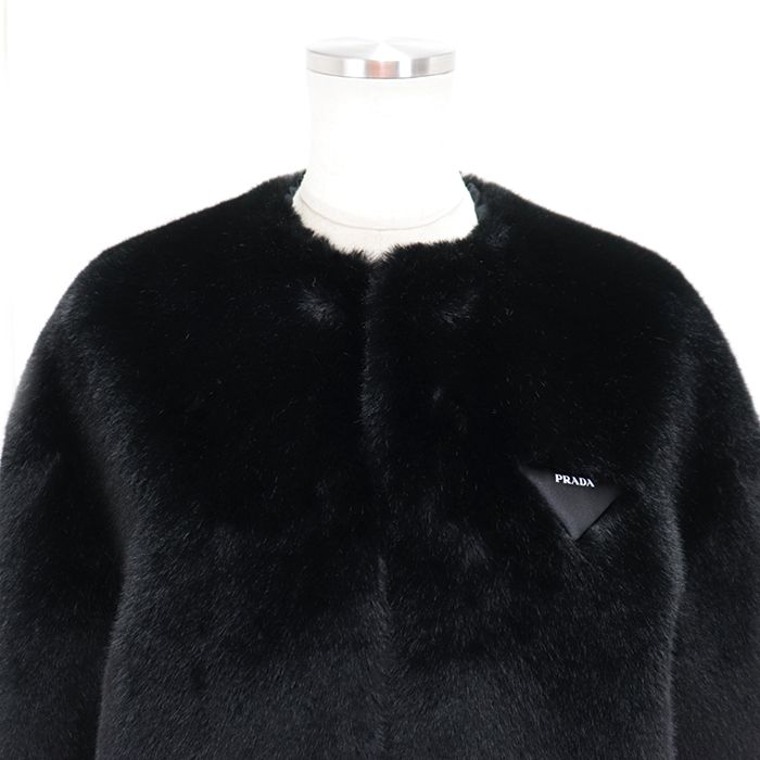 クリアランスSALE【美品】プラダ フェイクファー ノーカラー ショート 
