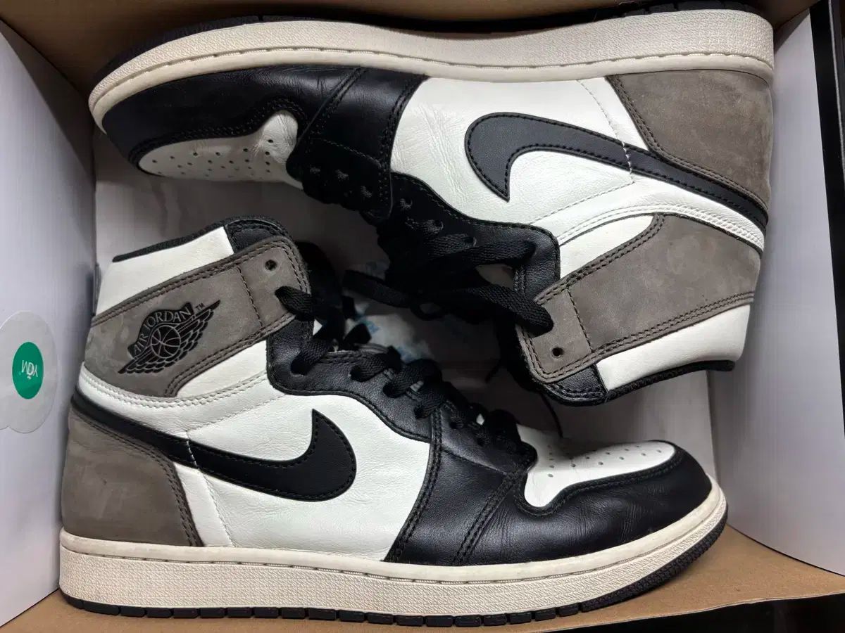 NIKE ナイキ ジョーダン 1 レトロ ハイ OG 黒 モカ 290