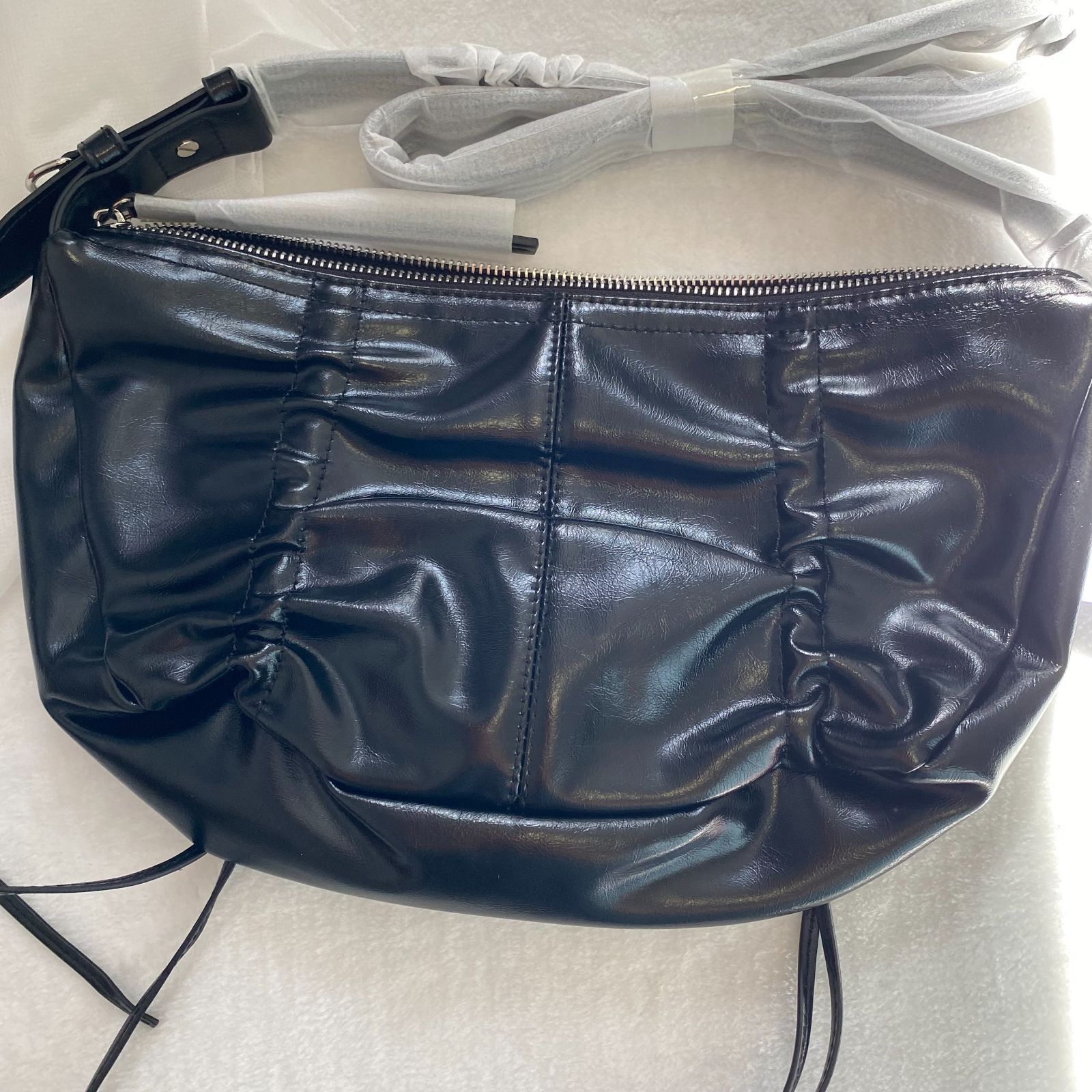 Matin Kim マーティンキム ショルダーバッグ ポシェット black