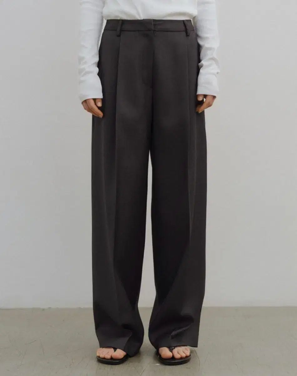 URAGO peter ウラゴ ピーター ワンタック ピンタック ワイド スラックス パンツ チャコール