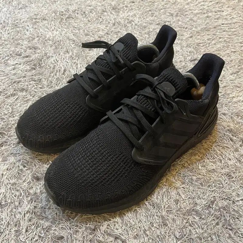 adidas(アディダス) ウルトラブースト 20 ランニングシューズ