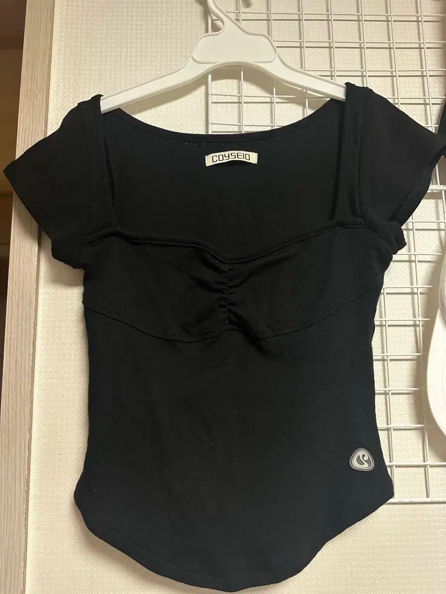 こいせいお パンチング シャーリング トップス 黒 coyseio