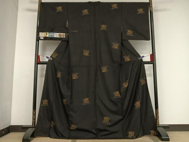 平和屋着物○本場大島紬 純泥染 手織り 地空 9マルキ 花車文 証紙付き  