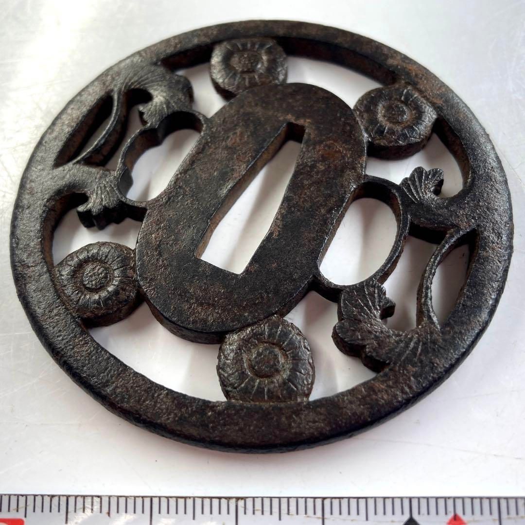 江戸時代 透かし刀鍔 直径7.2㎝ 89g 東Y5-0724