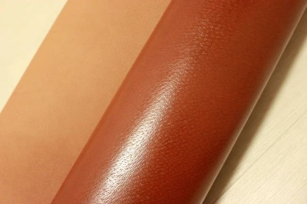 レッドブラウン 103ds ヌメ革 豚革 国産 レザー アメ豚 はぎれ 一枚革 レザークラフト 革 皮 本革 diy 生地 材料