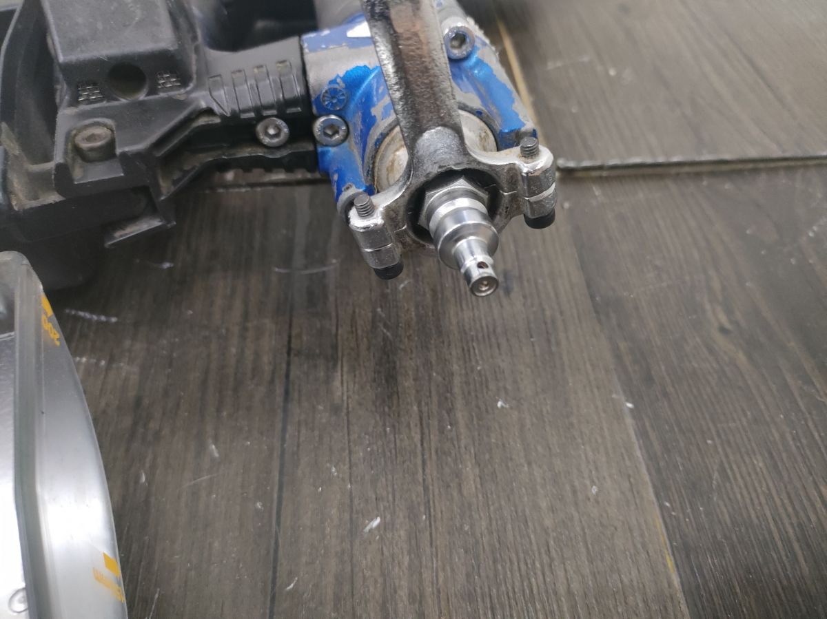 色 エアネジ打ち