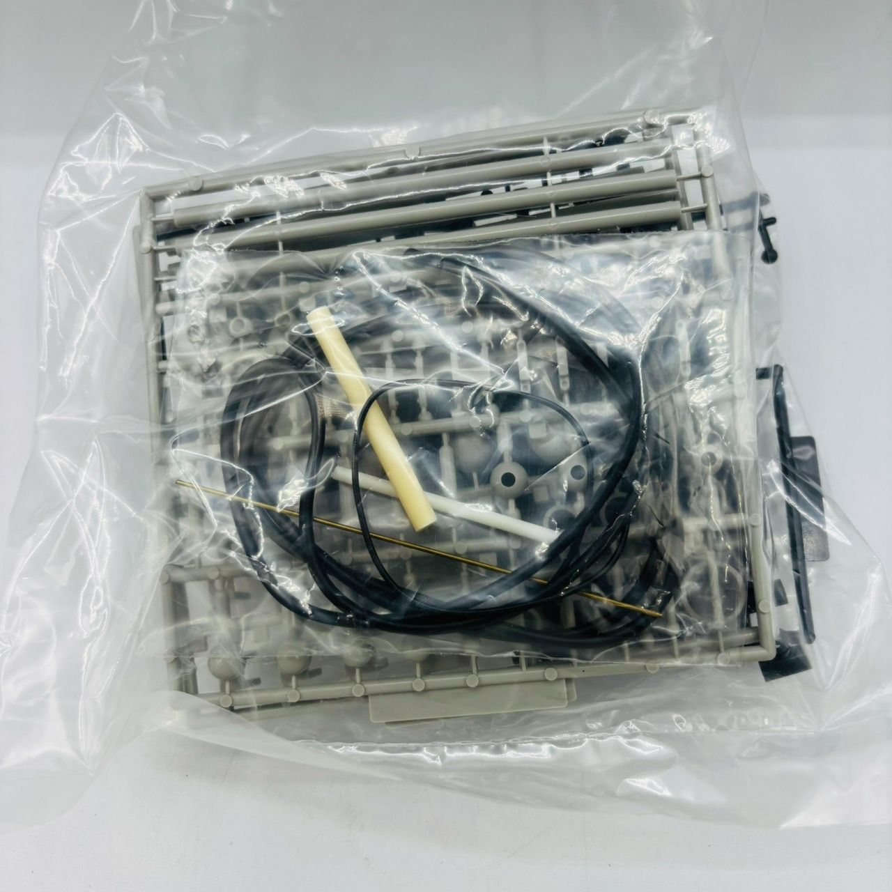 未組立】 B-CLUB 機動戦士ZZガンダム MZ-000 クイン・マンサ 1/220