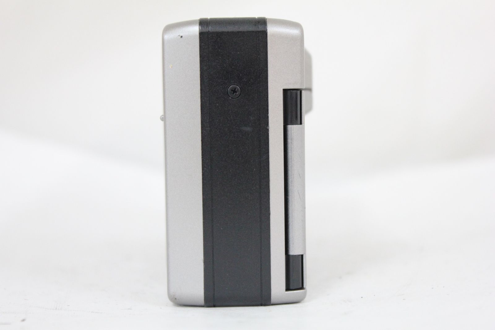コンパクトカメラ M6552