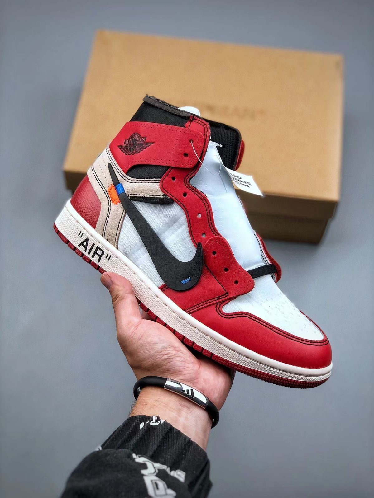 OFF-WHITE X NIKE AIR JORDAN 1 RETRO HIGH OG ‘CHICAGO’