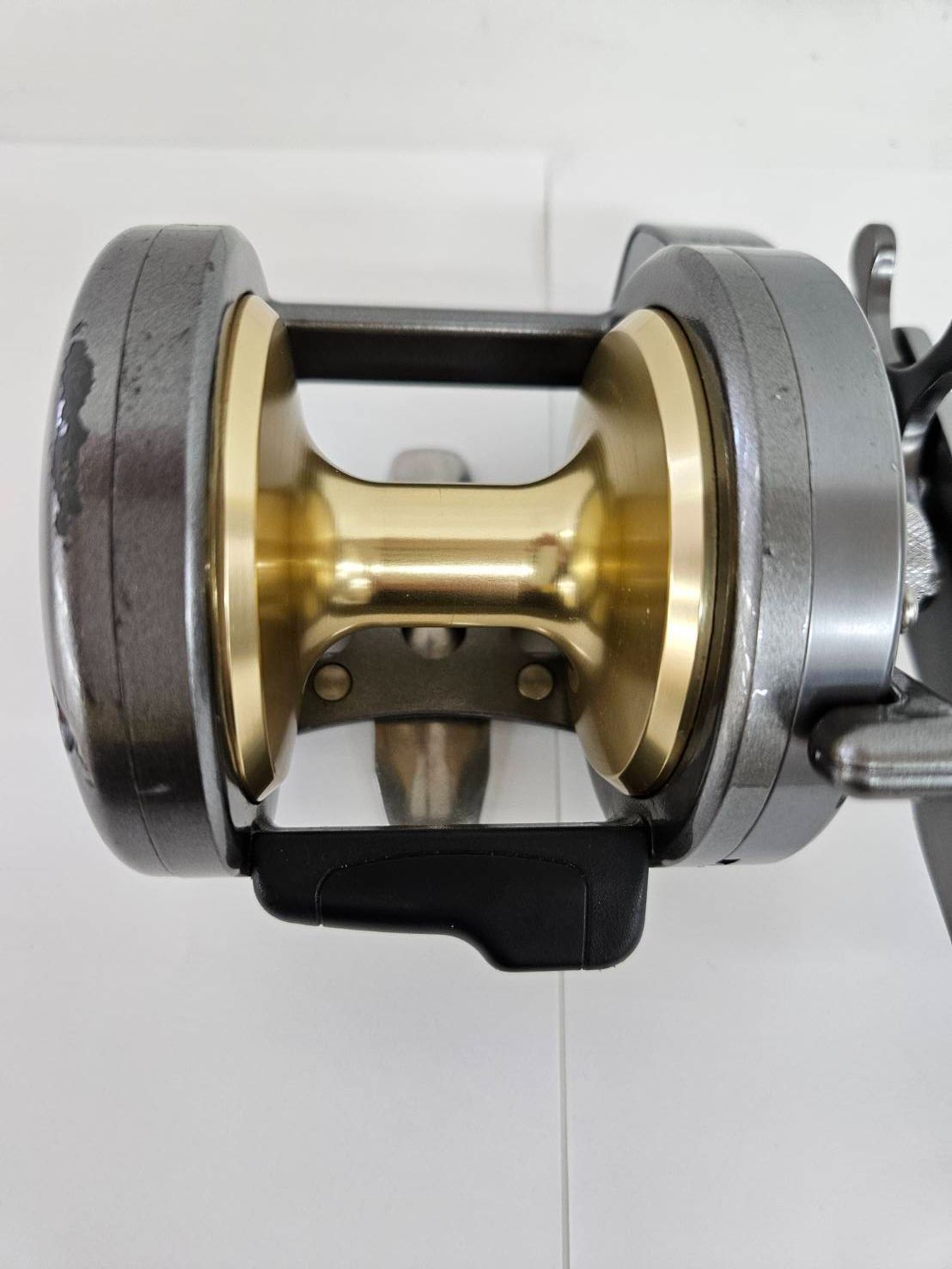 シマノ オシアジガーEV 3000PG SHIMANO 中古品（12）ジギング 中深海ジギング 船釣り 青物 - メルカリ