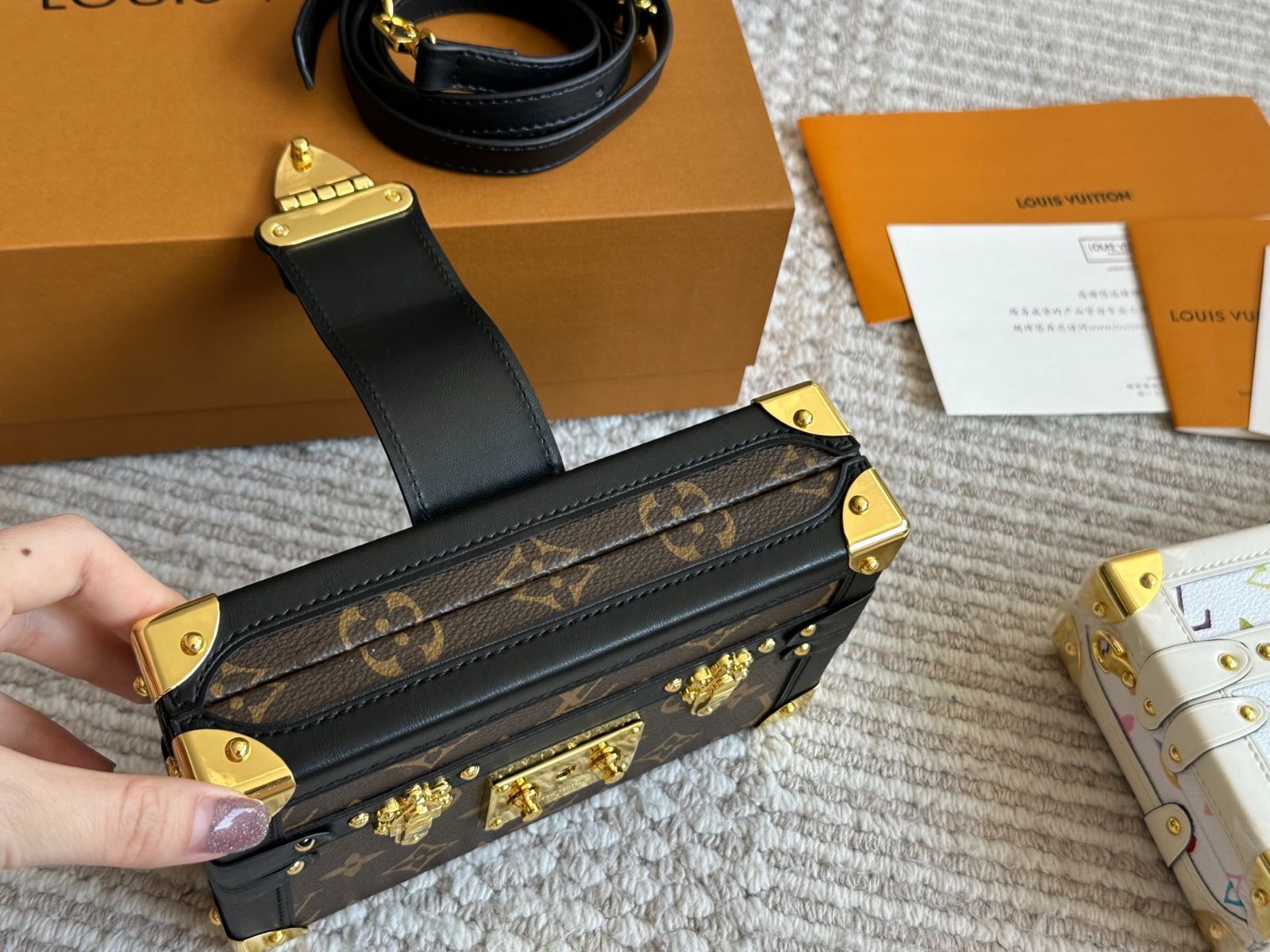 VUITTON トランクボックスバッグ