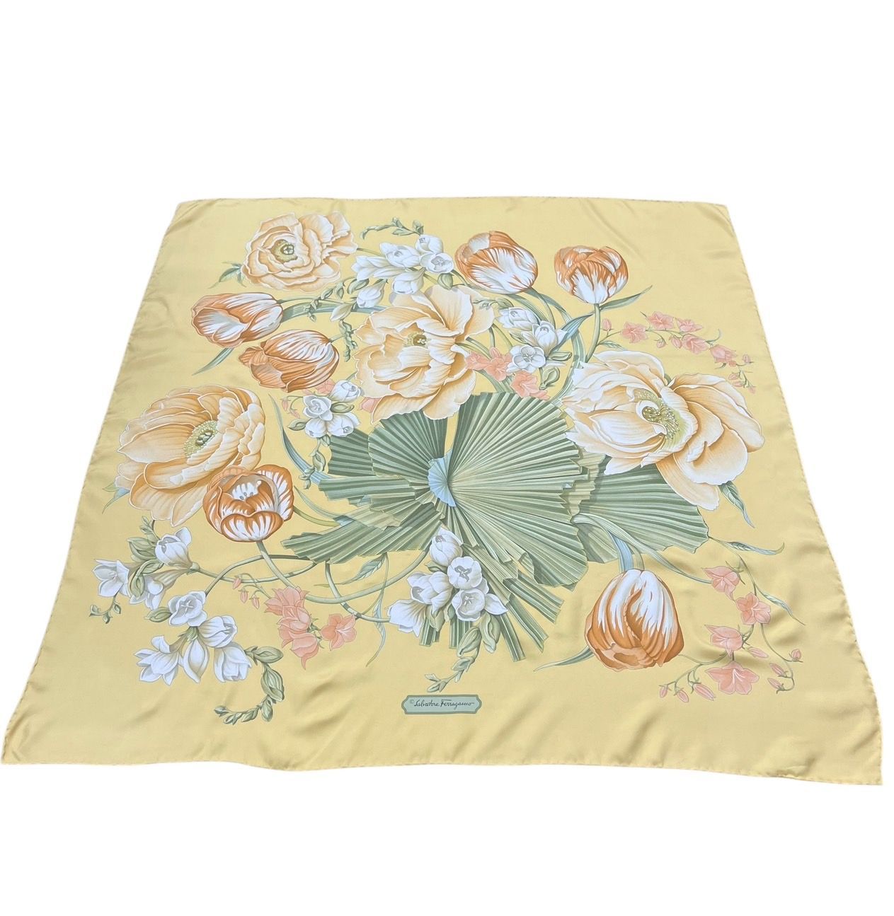 e21 超美品　サルヴァトーレフェラガモ　　ストール　ショール　　シルク100 e21 超美品 サルヴァトーレフェラガモ ストール ショール シルク100