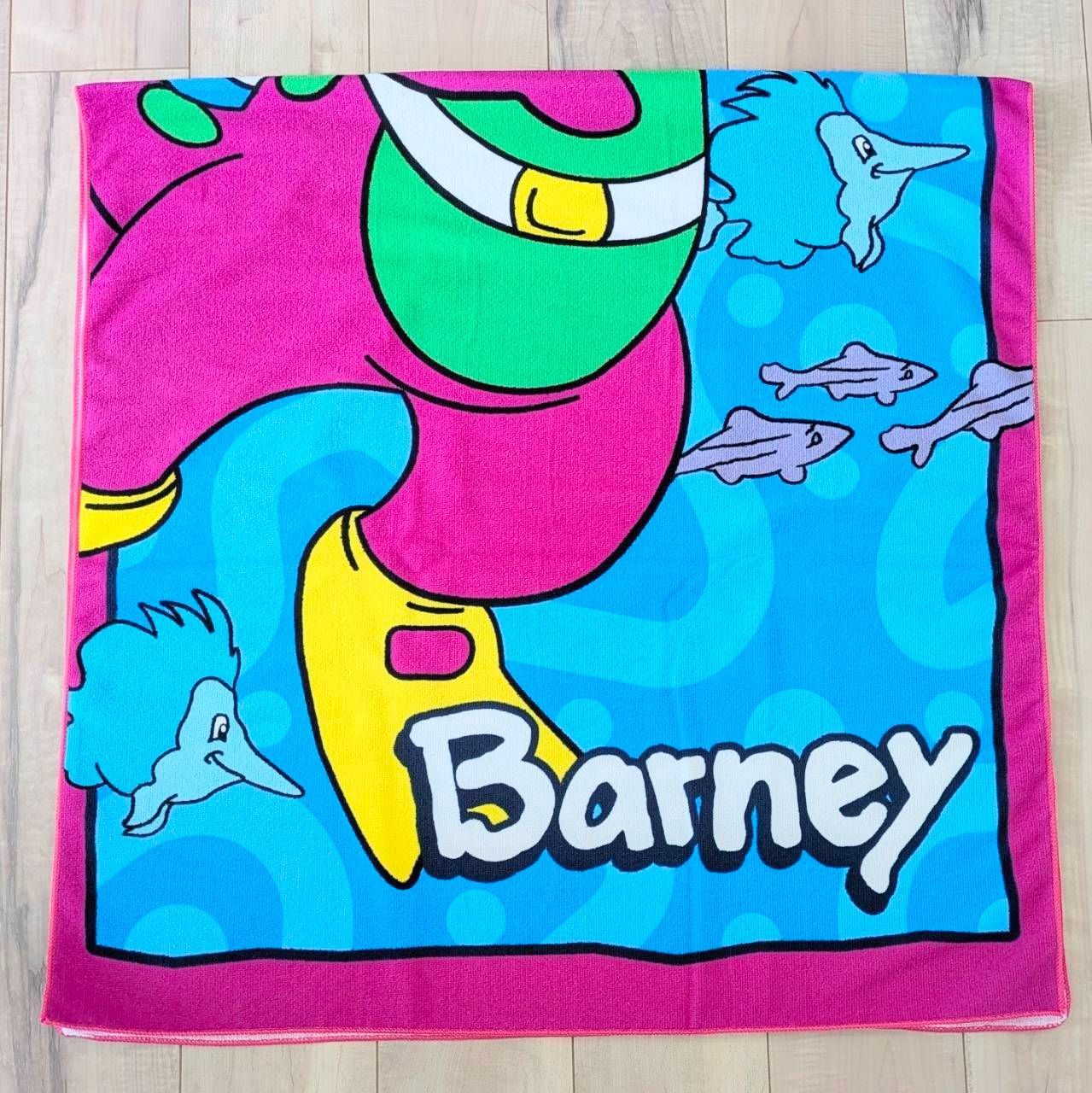 新品　バーニー　Barney ビーチタオル ♧【 Barney & Friends（ バーニー&フレンズ ） 】 BIG TOWEL
