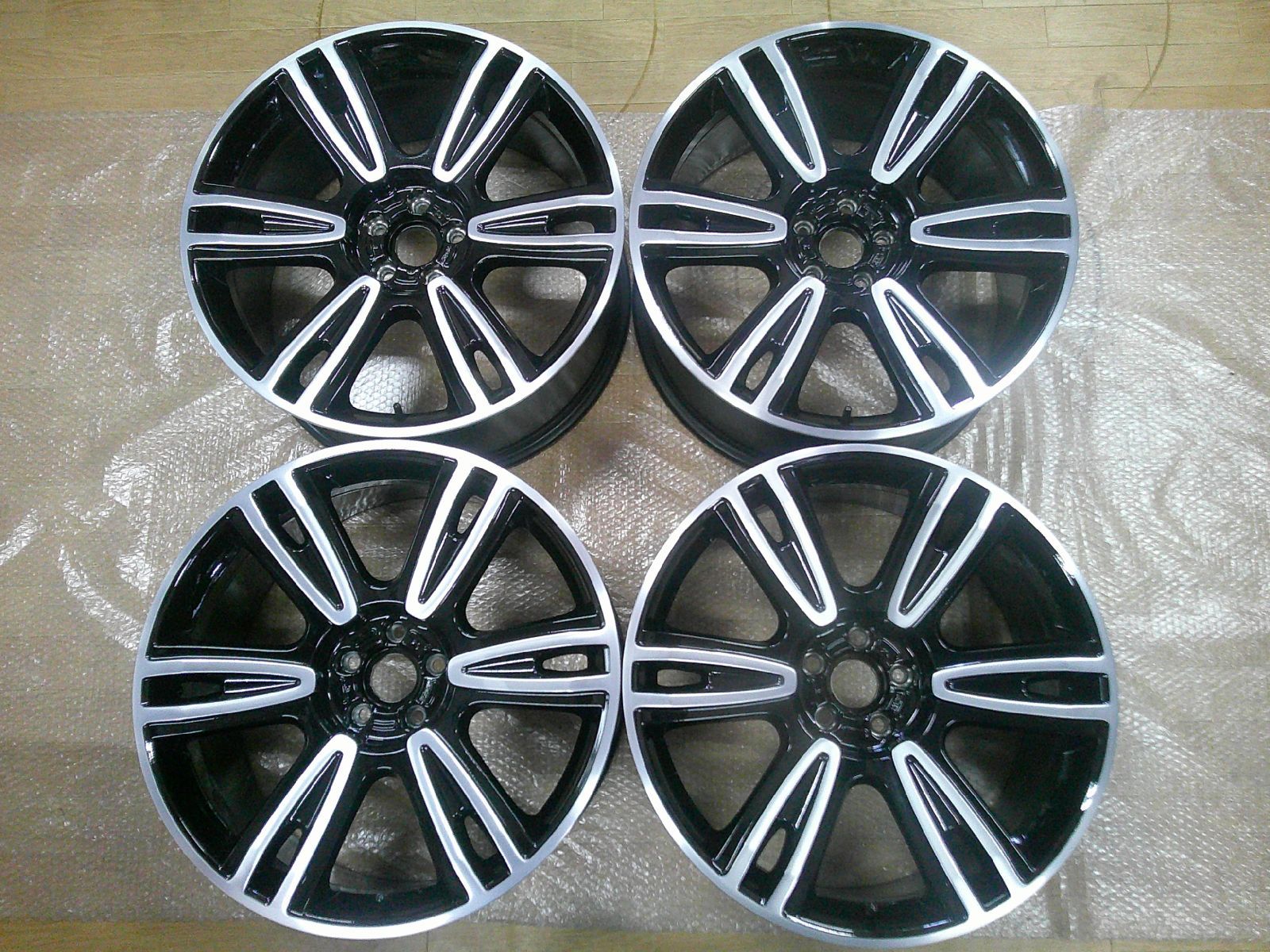ベントレーコンチネンタルGT純正ホイール　スタッドレスタイヤ　２４５/４５R１９ ベントレー コンチネンタルGT 純正 ホイール ブラックポリッシュ