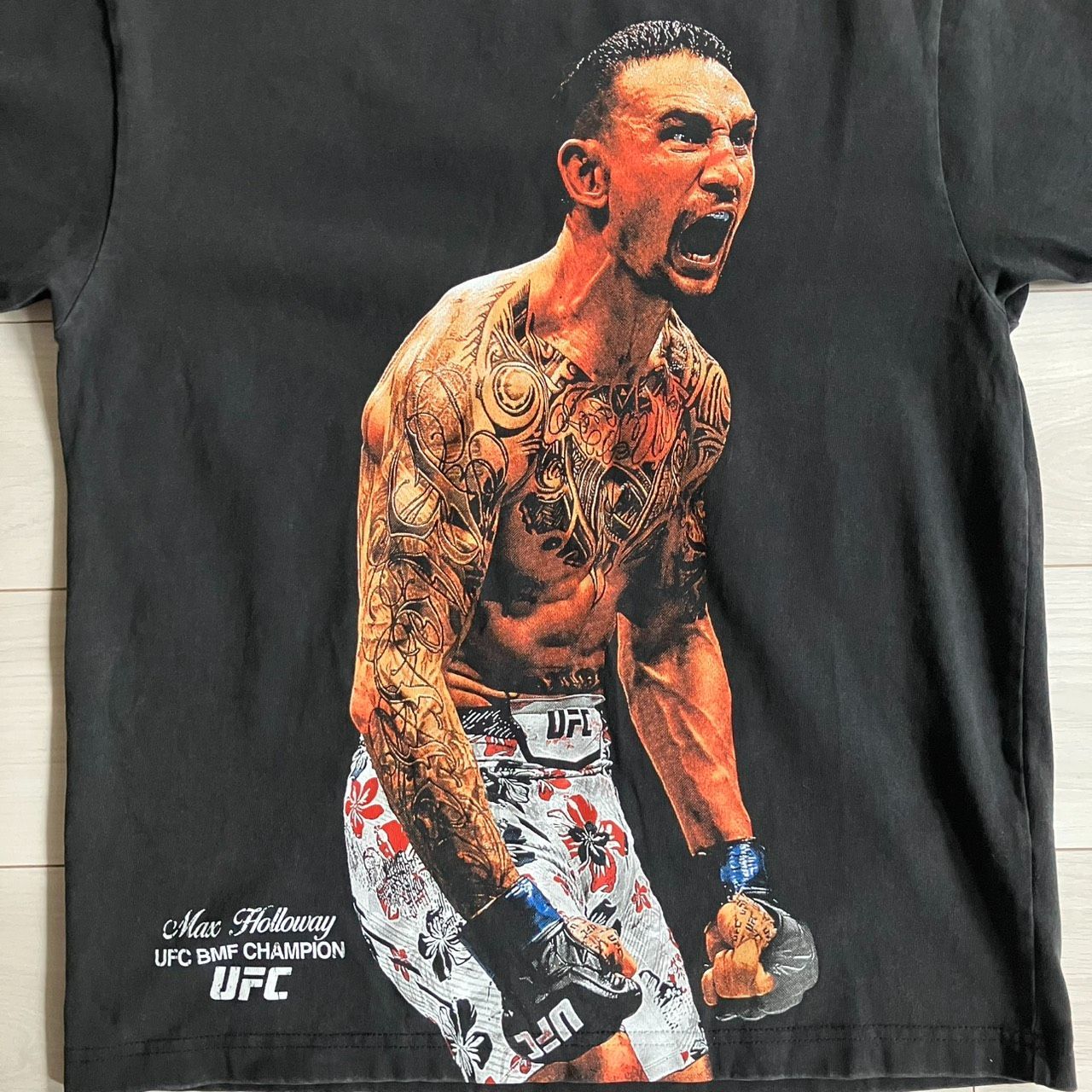 川口春奈 着用 マックス ホロウェイ Tシャツ UFC S Max Holloway BMF Champion