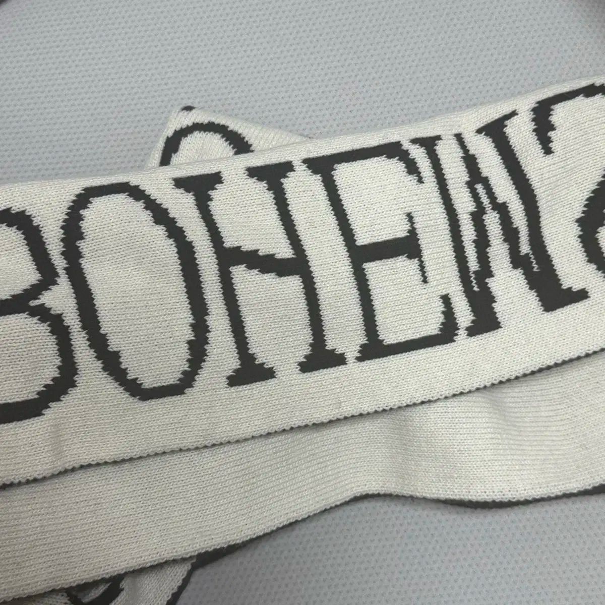 BOHEMSEO ニットマフラー BOHEMIAN SEOUL] JACQUARD KNIT MUFFLER BLACK&IVORY 正規品 韓国