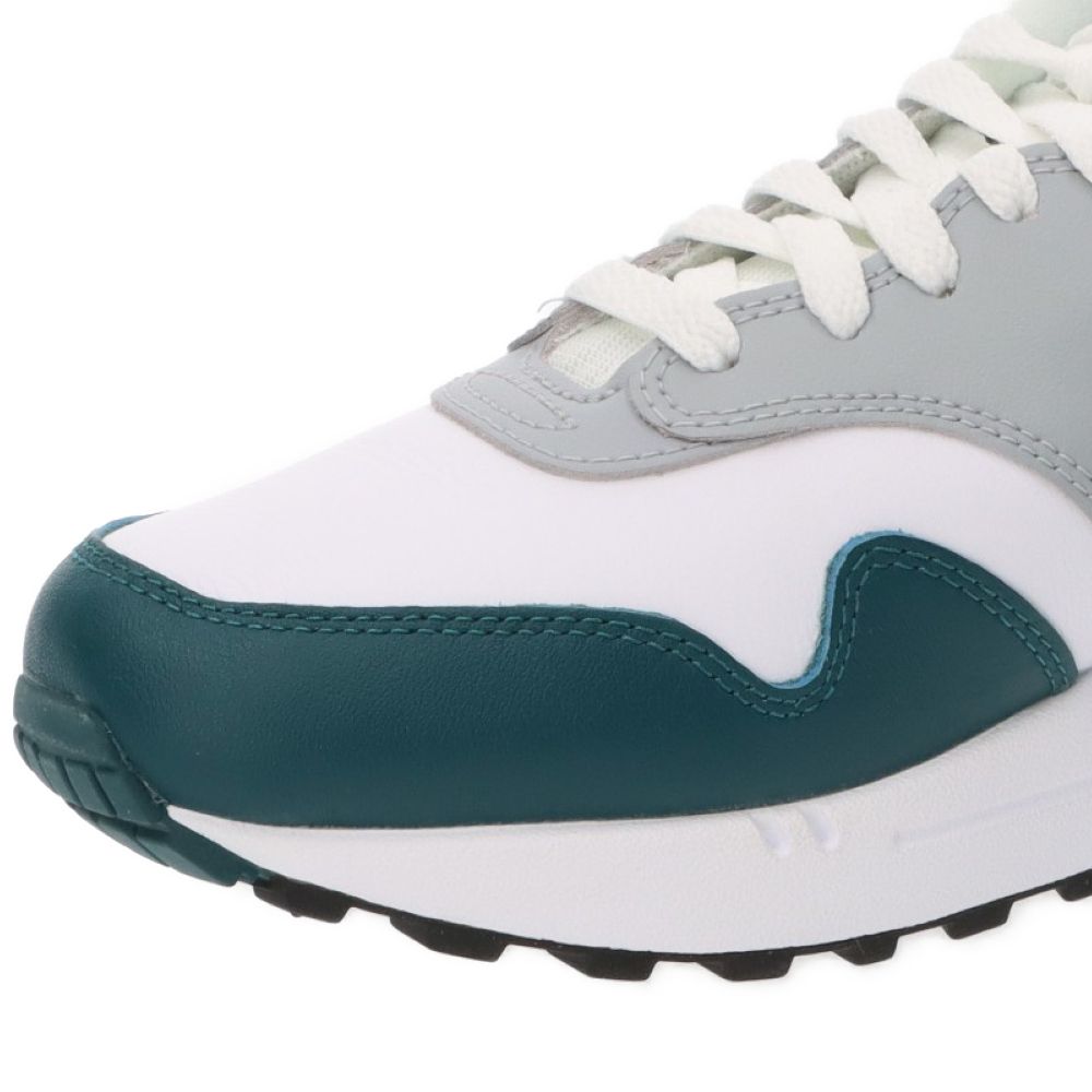 NIKE (ナイキ) AIR MAX 1 LV8 エアマックス ローカット スニーカー