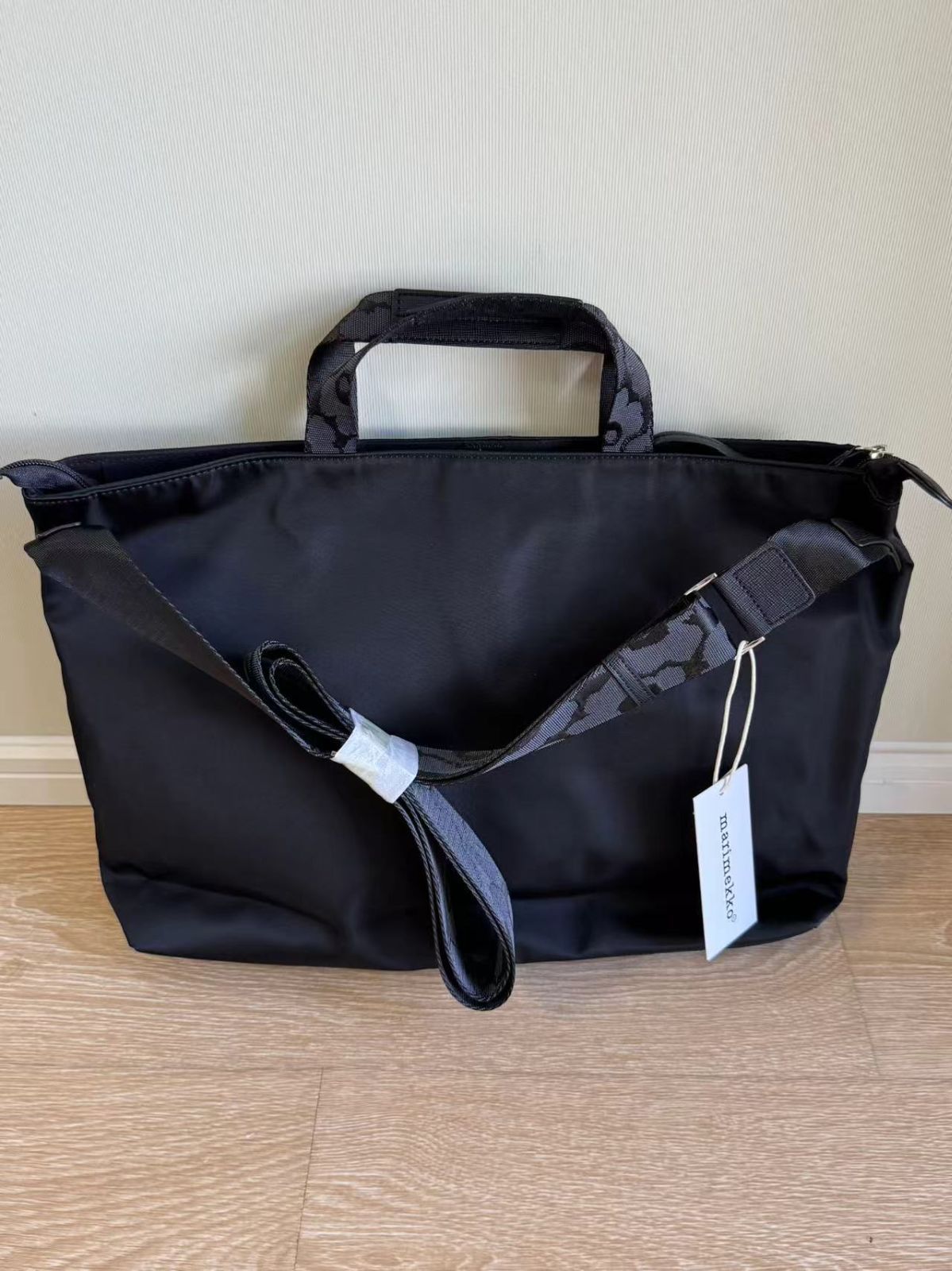 【人気】marimekko workloadビジネスバッグ　2way ブラック 人気】marimekko workloadビジネスバッグ 2way ブラック