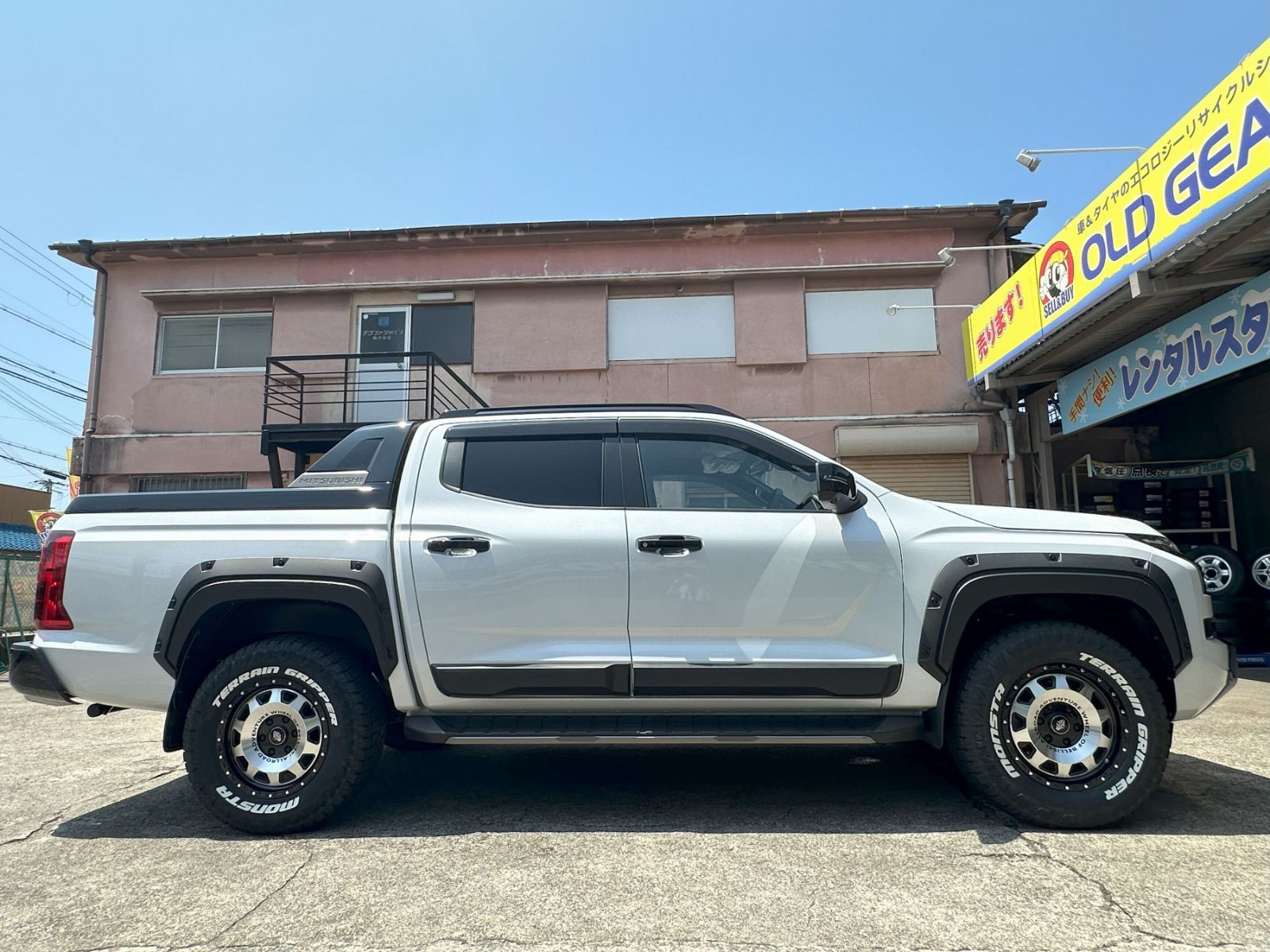 ゴツゴツ系 265/70R17 トライトン プラド ハイラックス - メルカリ