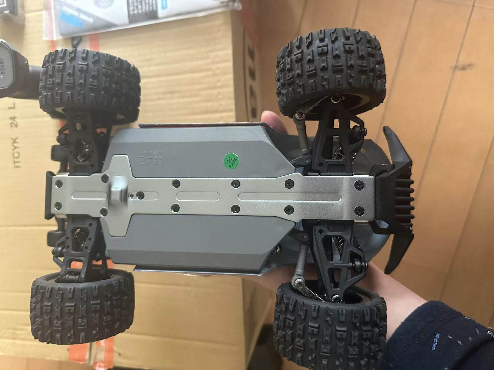 高速 ラジコンカー ラジコン オフロード 4WD 子供向け 人気